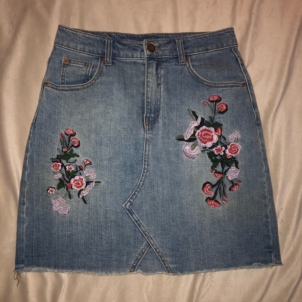 High waisted denim skirt